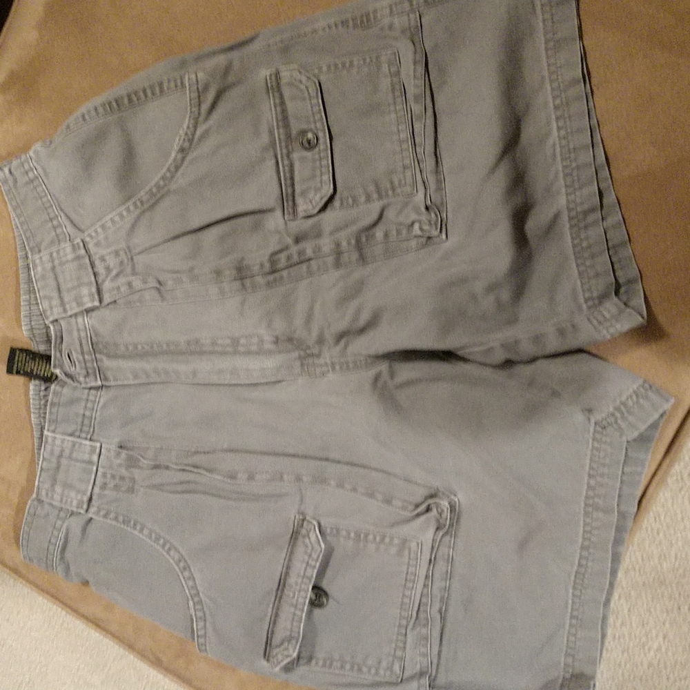 Men's army green cargo short